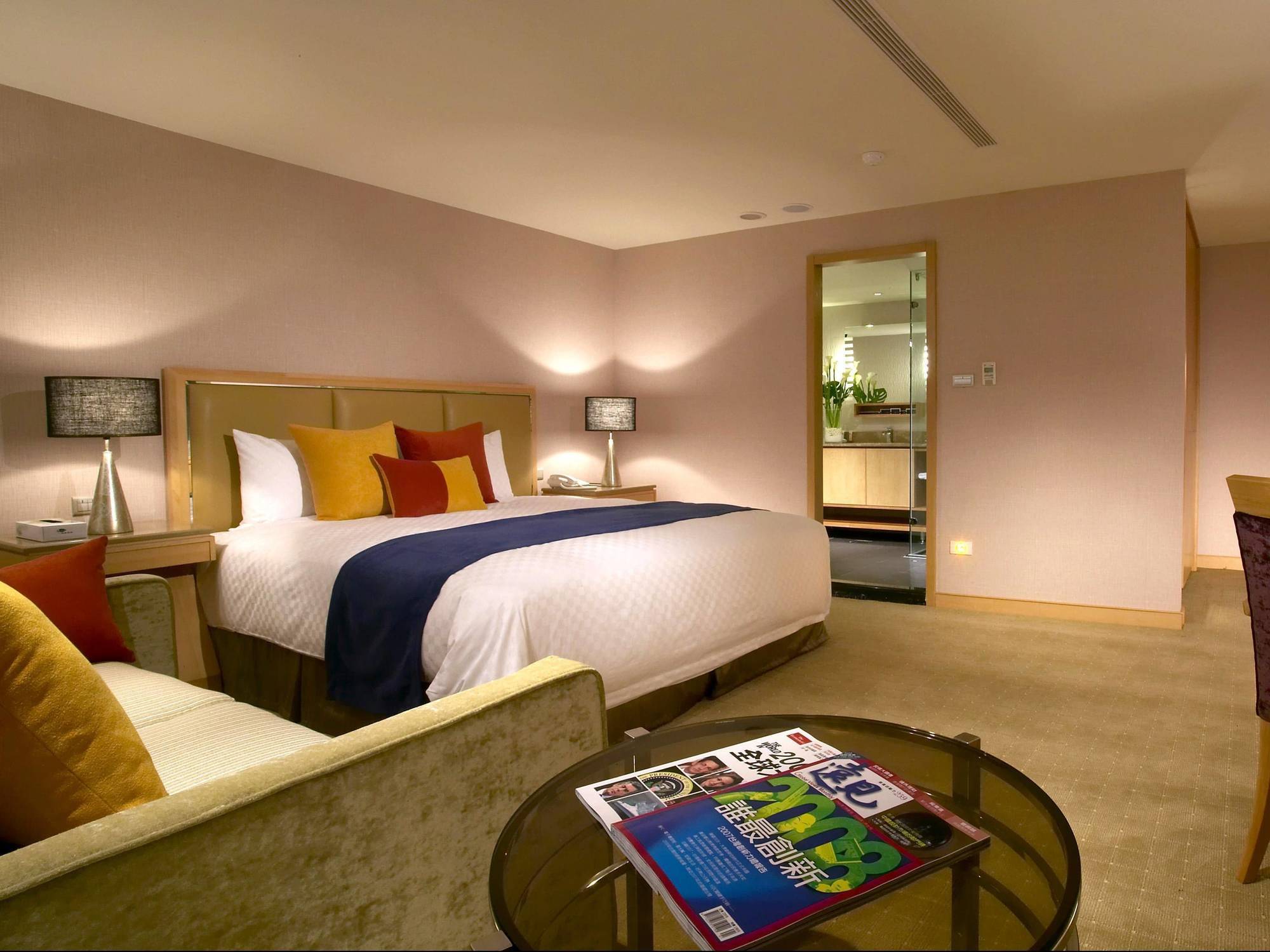Jin Hua Hotel Luodong Exteriör bild