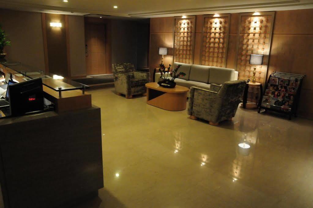 Jin Hua Hotel Luodong Exteriör bild