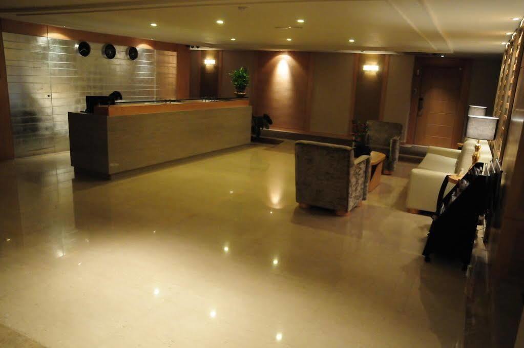 Jin Hua Hotel Luodong Exteriör bild