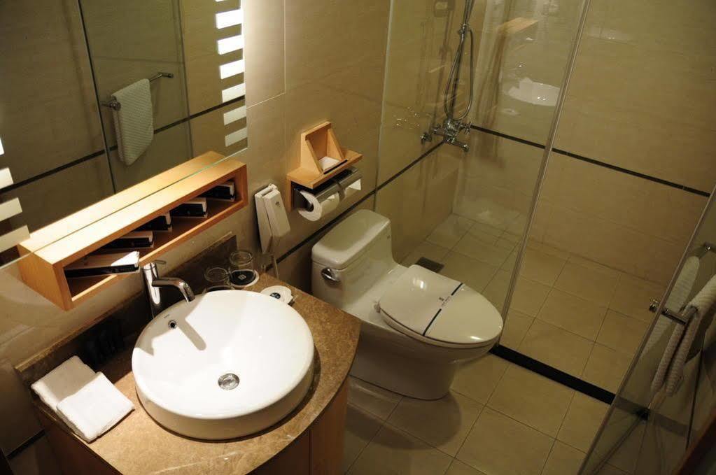 Jin Hua Hotel Luodong Exteriör bild